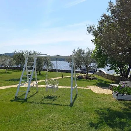 別荘 Ive & Beta With Pool & Jacuzzi In A Olive Grove, - Istria